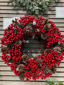 Berry Pinecone Christmas Wreath – 45 Cm